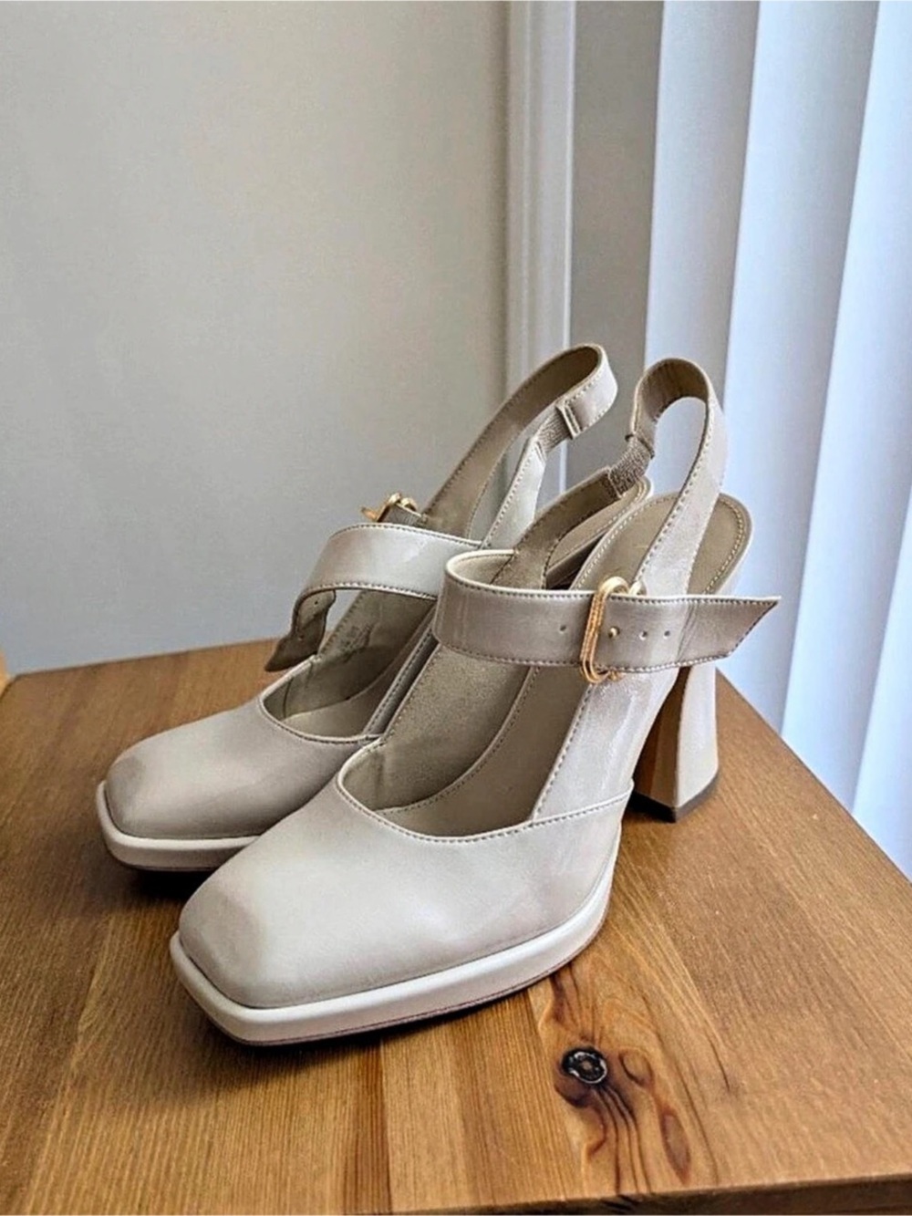 Cream Platform Mary Jane Heels Like New